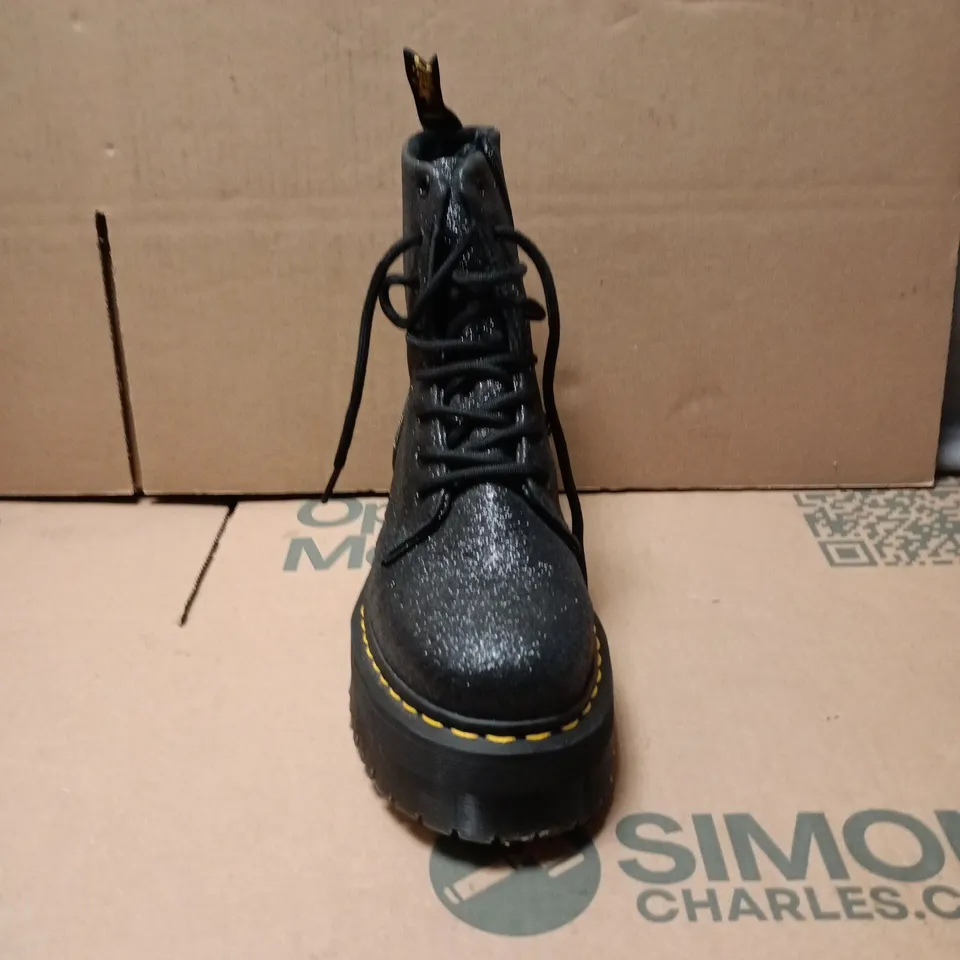 DR MARTENS AIR WAIR WITH BOUNCING SOLES BOOTS BLACK GLITTER SIZE 5