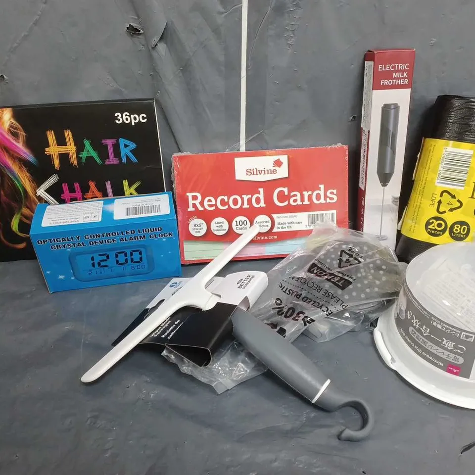 APPROXIMATELY 12 ASSORTED ITEMS TO INCLUDE HAIR CHALK, OPTICALLY CONTROLLED LIQUID CRYSTAL DEVICE ALARM CLOCK, SILVINE RECORD CARDS, ELECTRIC MILK FROTHER, WIPER BLADE SQUEEGEE 