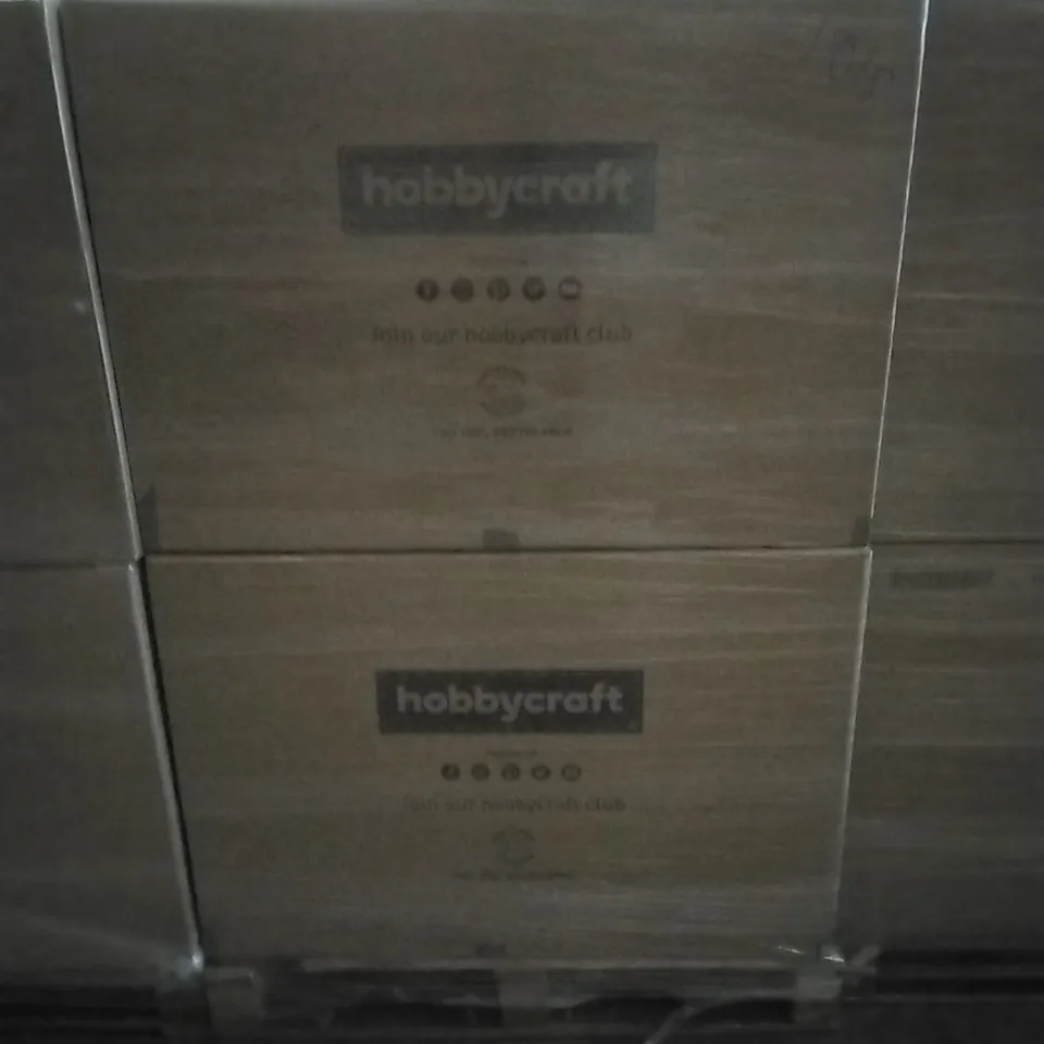 PALLET OF MIXED CHRISTMAS STOCK