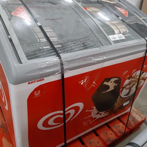 MEDIUM WALL'S ICE CREAM CHEST FREEZER