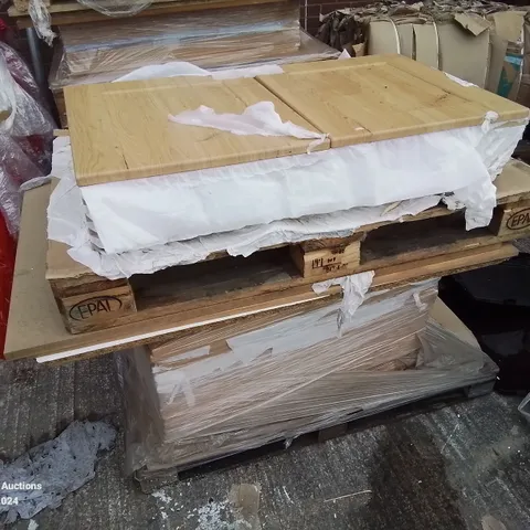 PALLET OF LARGE QUANTITY OF KITCHENS/BEDROOM REPLACEMENT CABINET DOOR/DRAWER/END PANELS IN ASSORTED SIZES