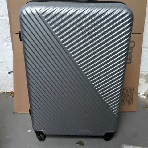 LARGE UNBRANDED HARD SHELL WHEELED SUITCASE GREY