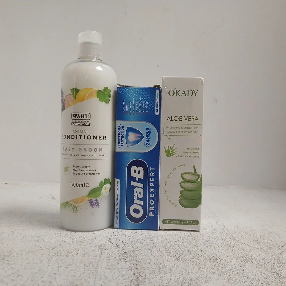 APPROXIMATELY 12 ASSORTED COSMETIC ITEMS INCLUDING VARIOUS MAKES AND BRANDS - COLLECTION ONLY
