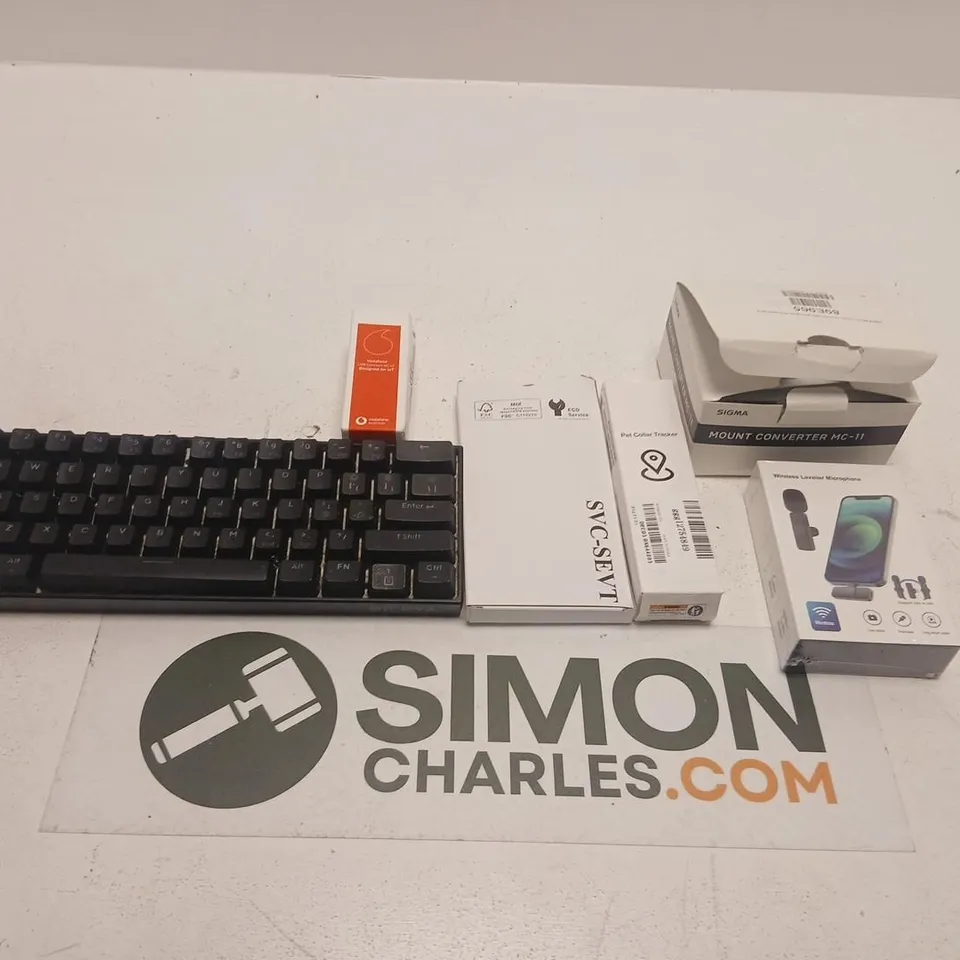 APPROXIMATELY 10 ASSORTED PRODUCTS TO INCLUDE; DIERYA KEYBOARD, WIRELESS LAVALIER MICROPHONE, MOUNT CONVERTER, MPPT SOLAR CHARGE CONTROLLER AND PET COLLAR TRACKER