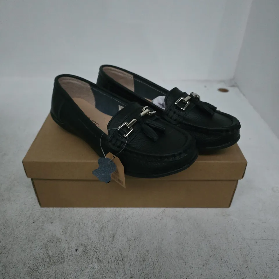 JO & JOE NAUTICAL BLACK LEATHER DRIVER SHOES – UK 3