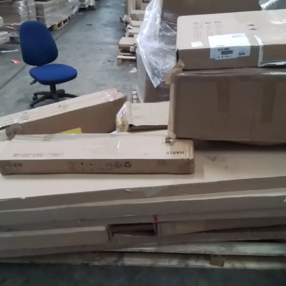 PALLET CONTAINING VARIOUS ASSORTED INCOMPLETE FURNITURE PARTS AND OTHER HOUSEHOLD ITEMS 