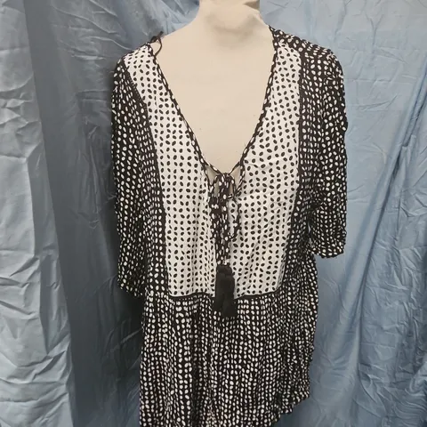 ROMAN POLKA-DOT GEO TASSEL-NECK TOP UK 16  