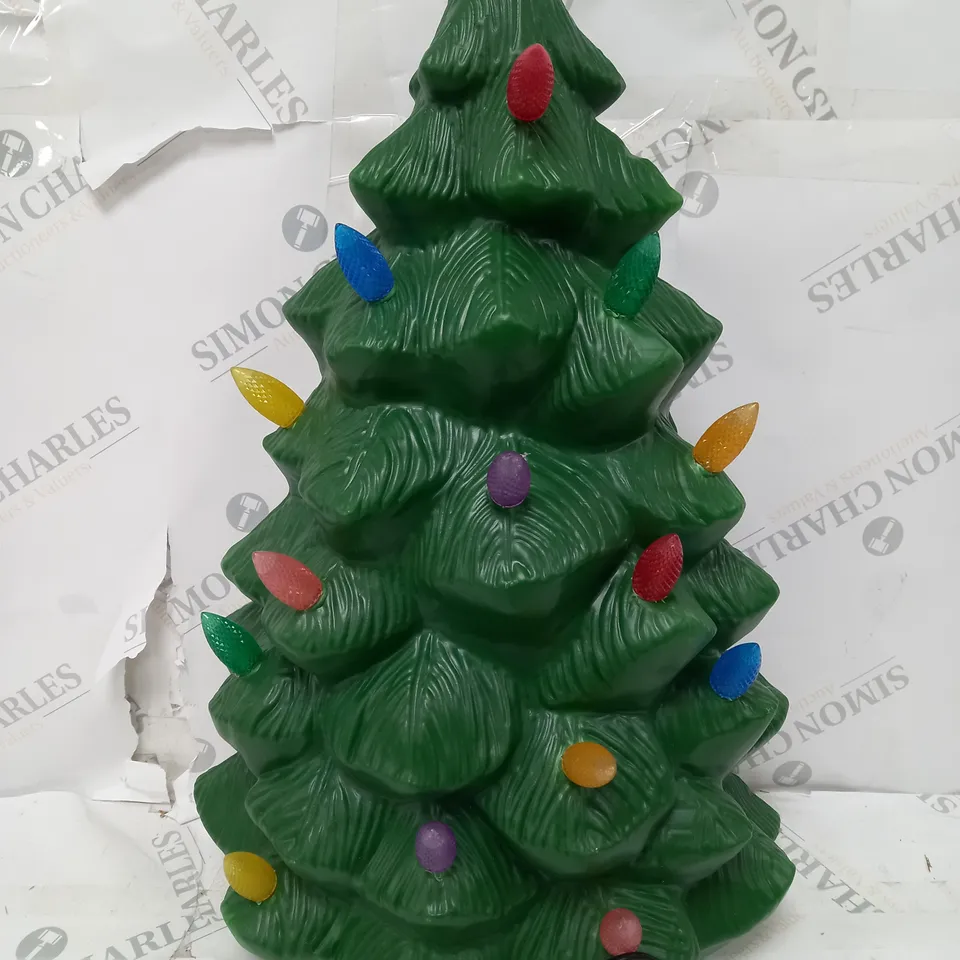 MR CHRISTMAS INDOOR OUTDOOR MOLDED CHRISTMAS TREE