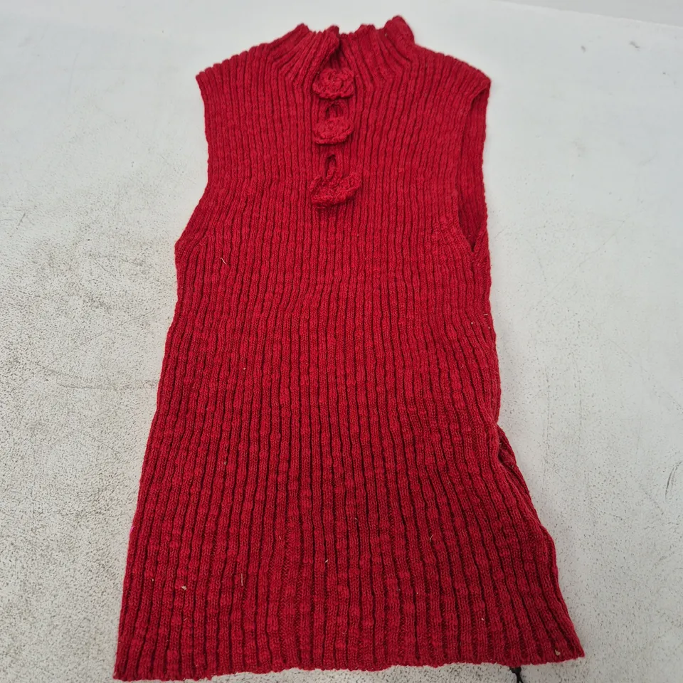 CUBIC FLOWER 3D SLEEVELESS KNIT TOP – RED (UN SIZE)