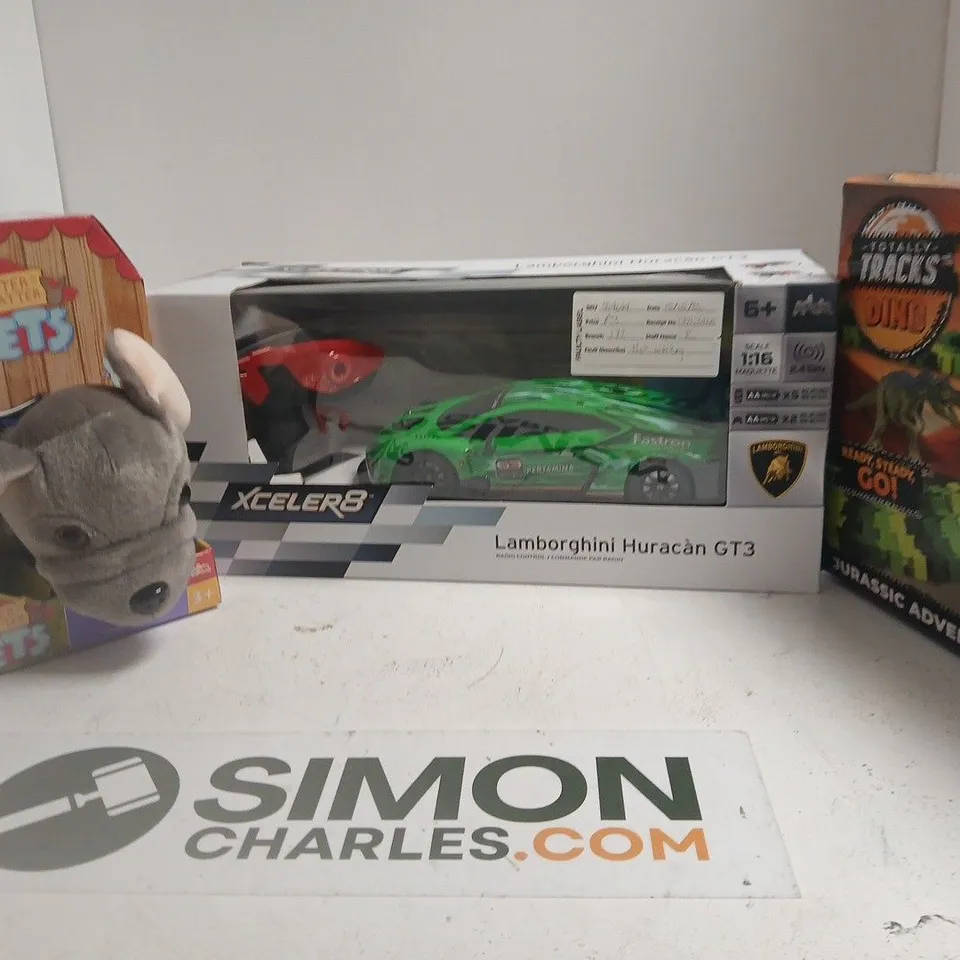 BOX OF APPROXIMATELY 9 ASSORTED TOYS TO INCLUDE: PITTER PATTER PET, LAMBORGHINI HURACAN TOY CAR AND JURASSIC ADVENTURE TRACK