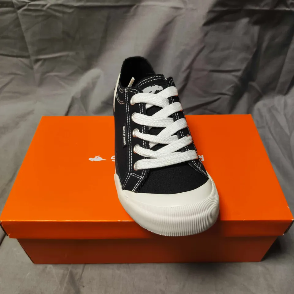 ROCKET DOG JAZZIN 8A CANVAS SHOES - 5