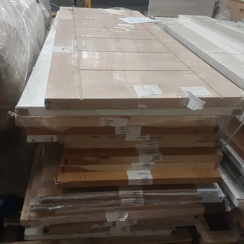 PALLET CONTAINING A VERY LARGE QUANTITY OF ASSORTED WOODEN INTERNAL DOORS