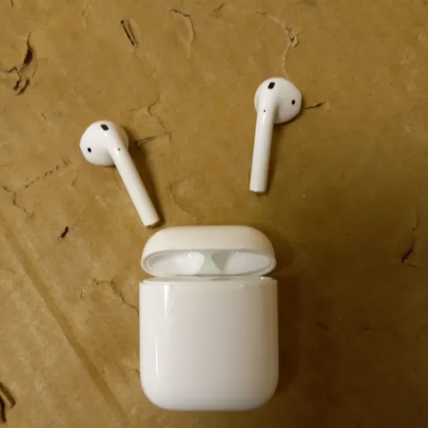 APPLE AIRPODS
