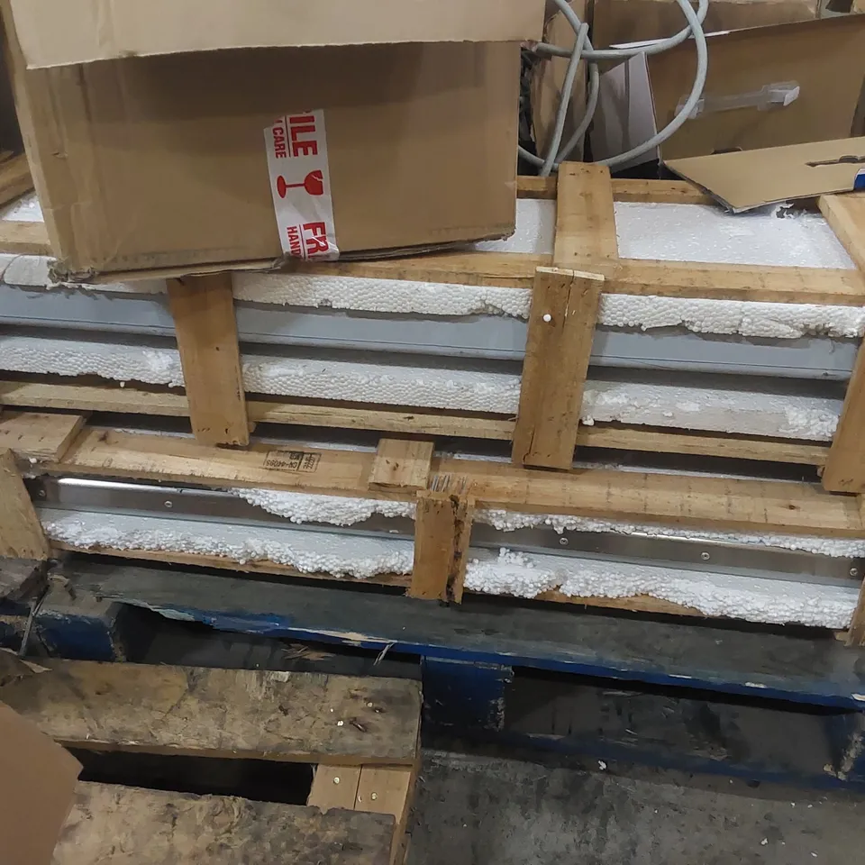 PALLET CONTAINING ASSORTED ITEMS INCLUDING: CABLES, WIRELESS ROUTERS ECT