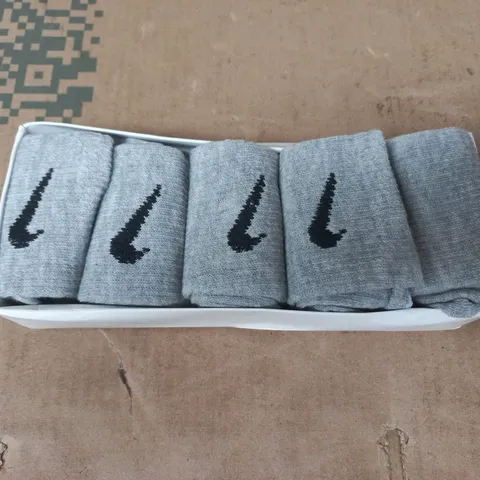NIKE 5-PACK OF SOCKS IN GREY SIZE UNSPECIFIED