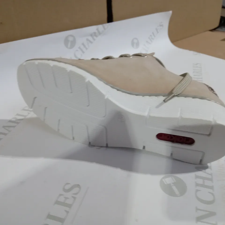 RIEKER BEIGE SIZE 3.5