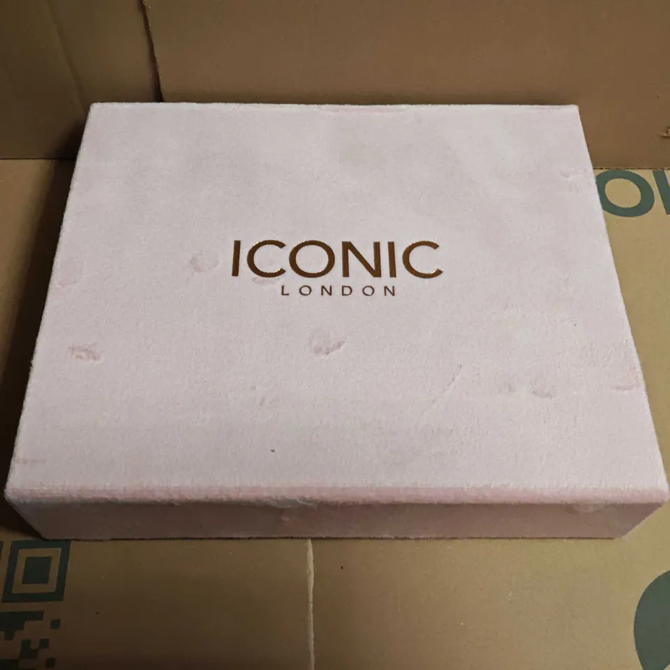 ICONIC LONDON BUTTER GLAZE LIP BALM DUO – VANILLA SUGAR & STRAWBERRY CRUSH