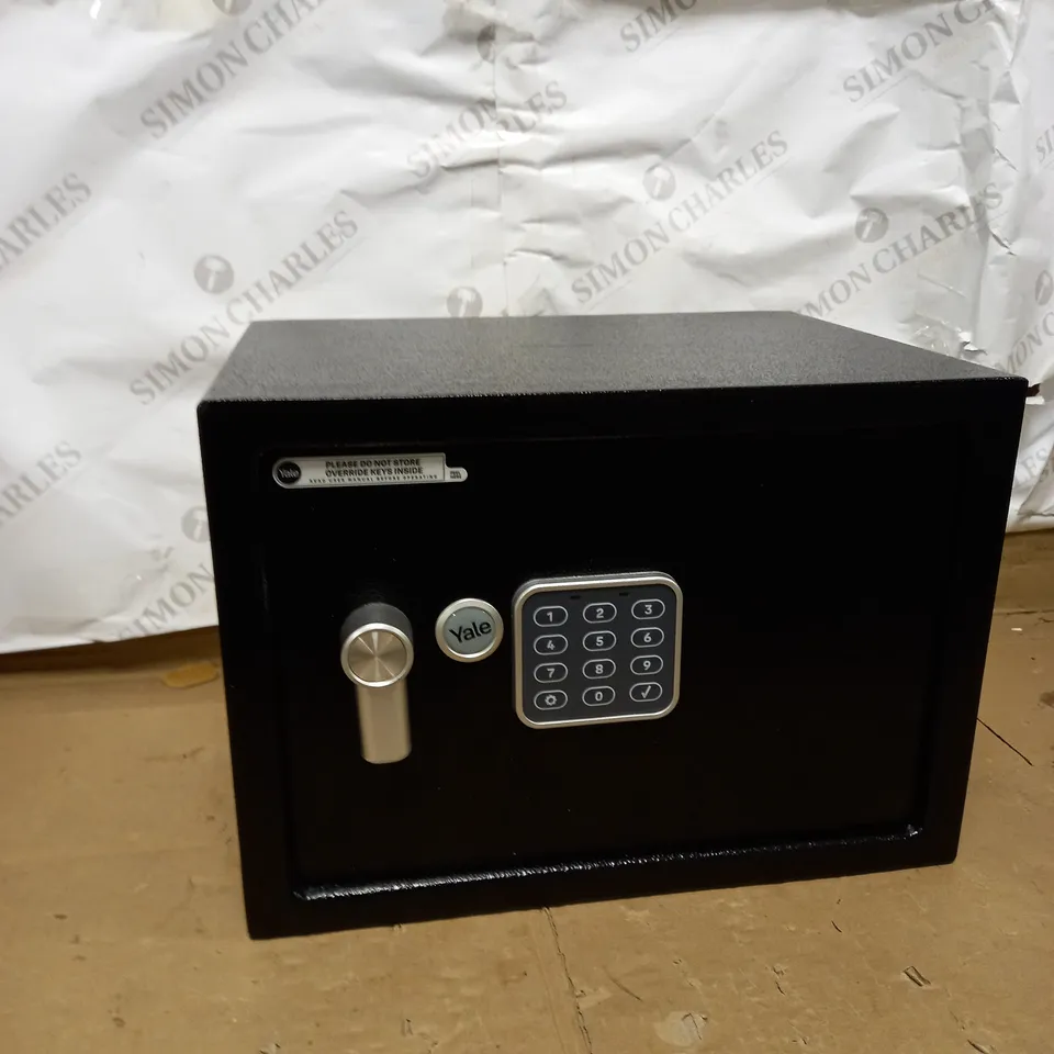 YALE ELECTRONIC SAFE MEDIUM 