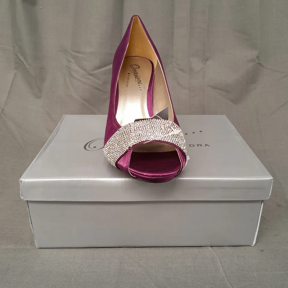 BOX OF APPROXIMATELY 10 PAIRS OF OCCASIONS BY CASANDRA PEEP TOE HIGH HEEL SHOES IN PURPLE W. JEWEL EFFECT - VARIOUS SIZES
