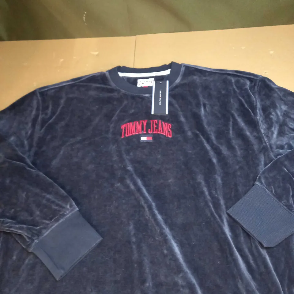 TOMMY HILFIGER LOGO SWEATSHIRT SIZE L