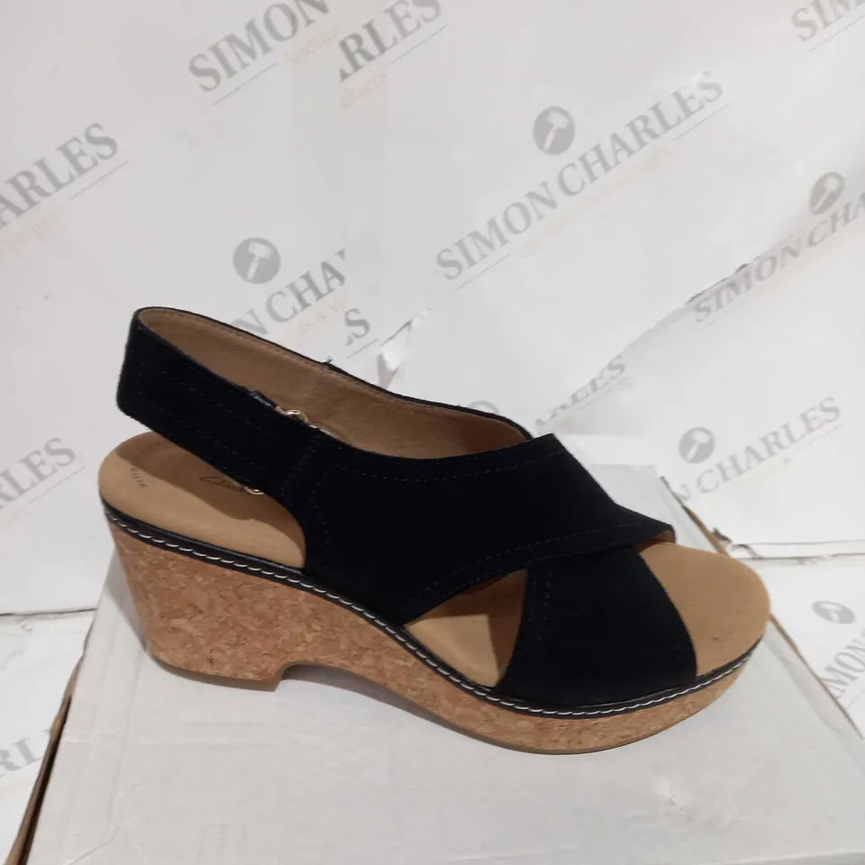 BOXED CLARKS COVE SANDLE - UK SIZE 7