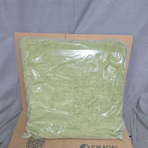 BAGGED CHENILLE MOSS CUSHION 