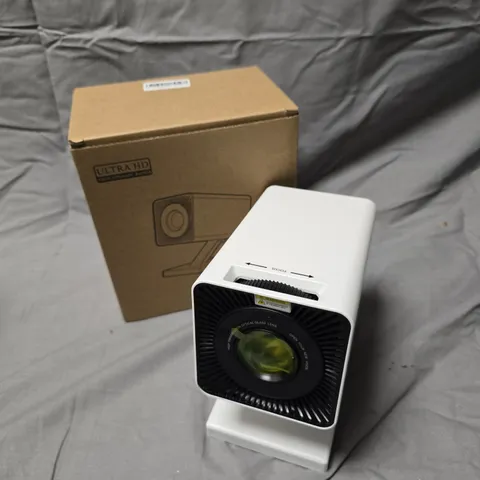 BOXED P3 SMART PROJECTOR 
