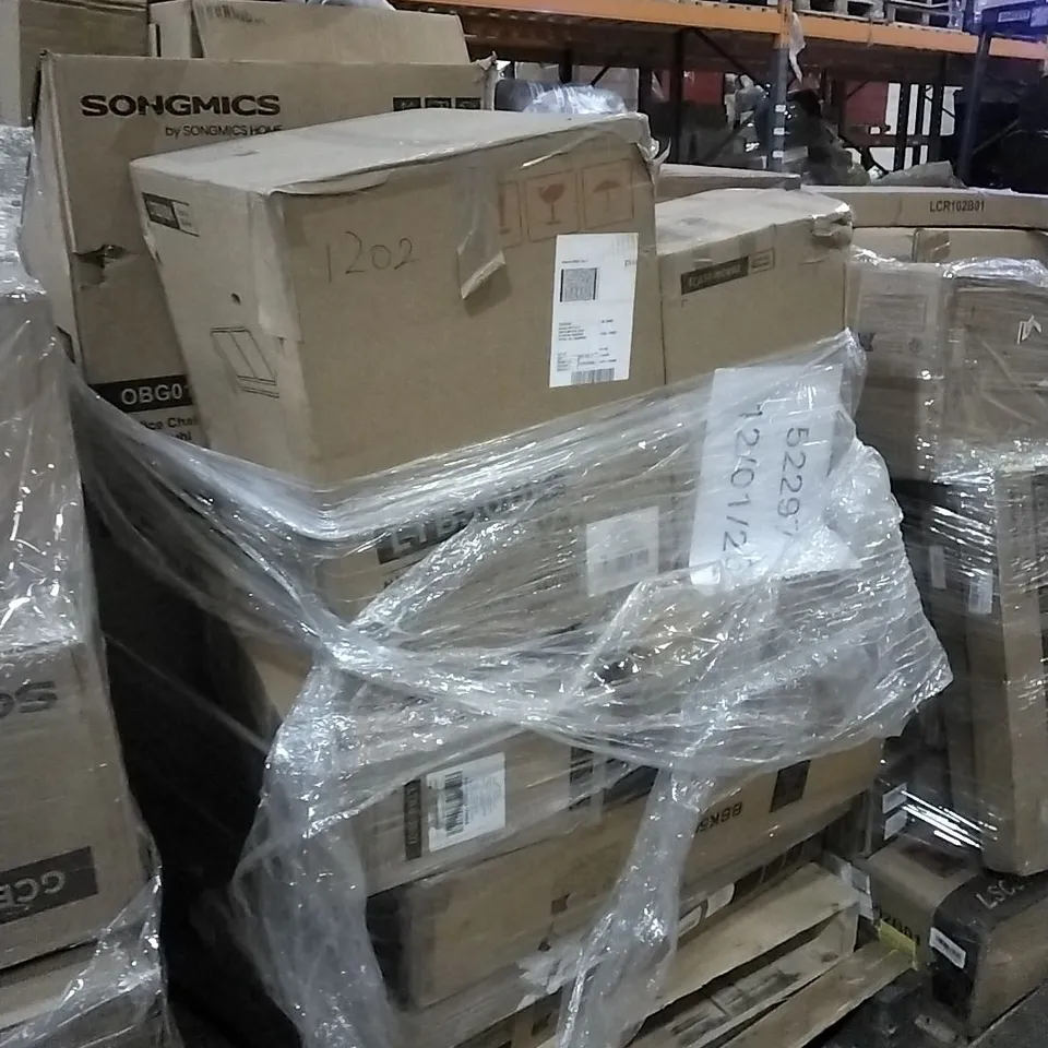 PALLET OF HOUSEHOLD ITEMS TO INCLUDE TRASH CANS, OFFICE CHAIR, DUMBELL,  WASHBASIN AND OTHER ASSORTED ITEMS...