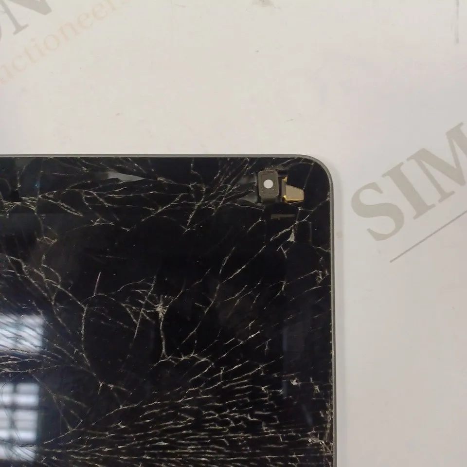 APPLE IPAD AIR A2152 IN GREY