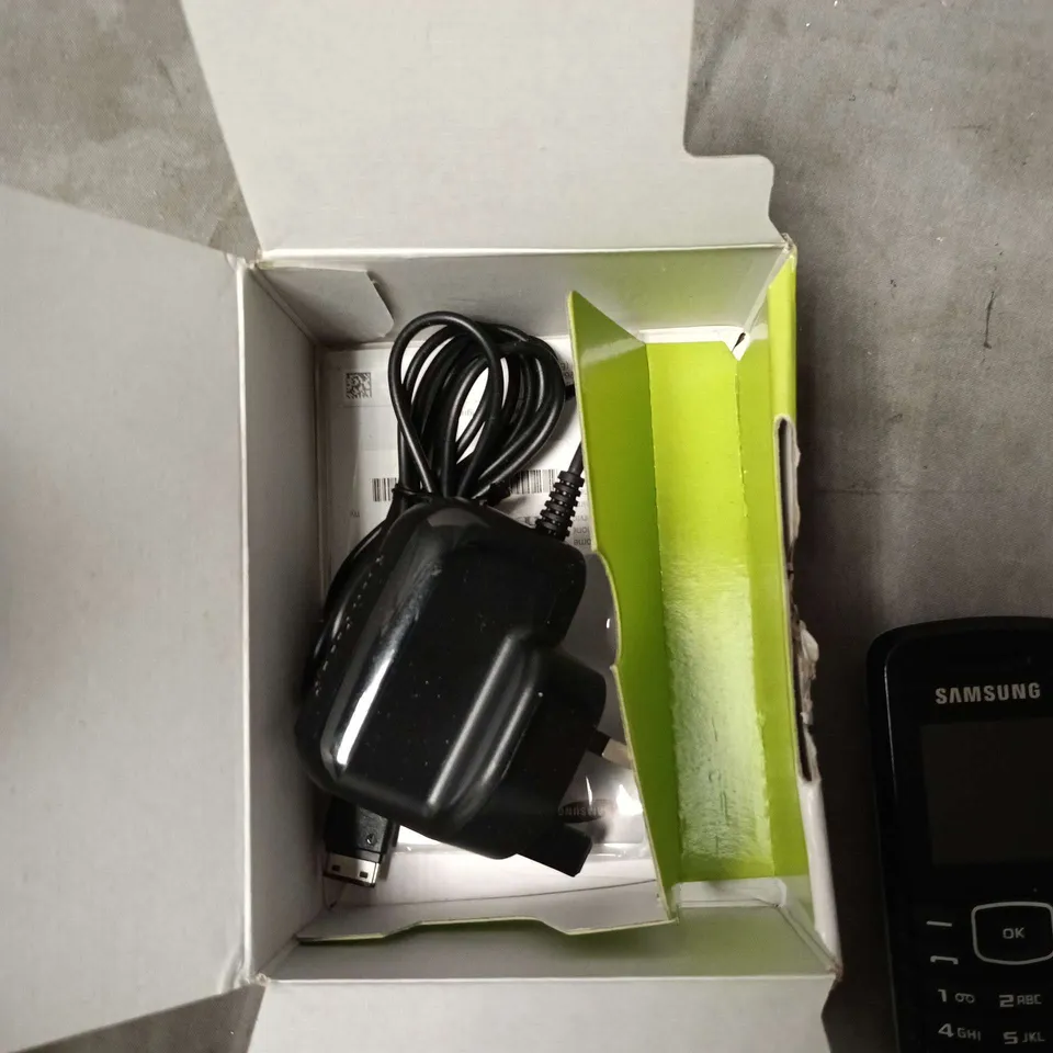 SAMSUNG GT-E1080I SLIM & SLEEK MOBILE PHONE – BOXED WITH CHARGER