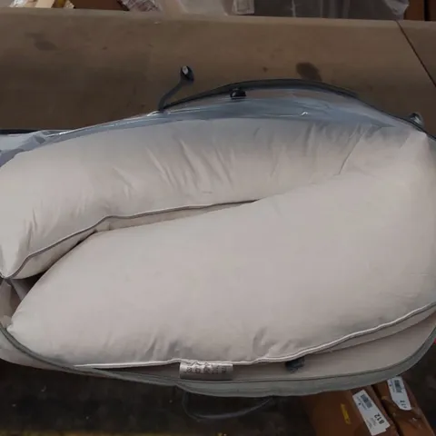 BAGGED V-SHAPED DUCK FEATHER AND DOWN PILLOW (1 ITEM)