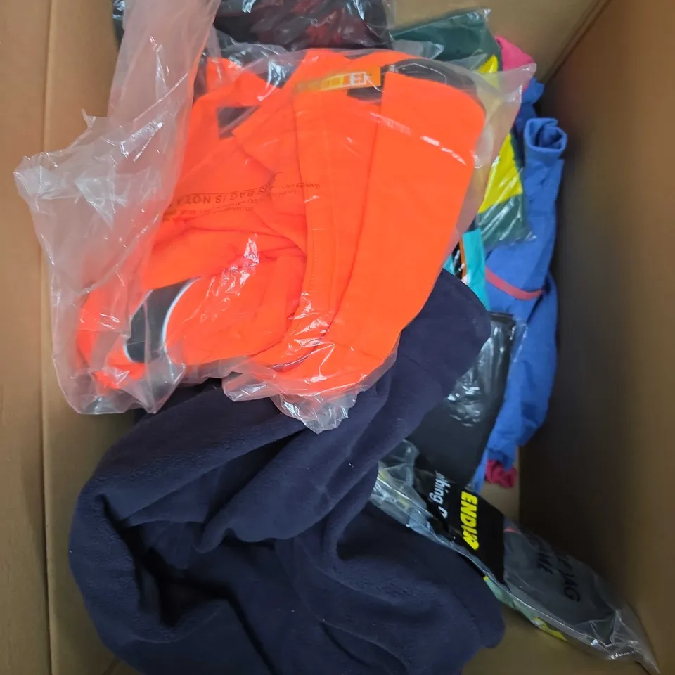 APPROXIMATELY 20 ASSORTED WORKWEAR PRODUCTS TO INCLUDE TROUSERS, GLOVES, JACKETS ETC