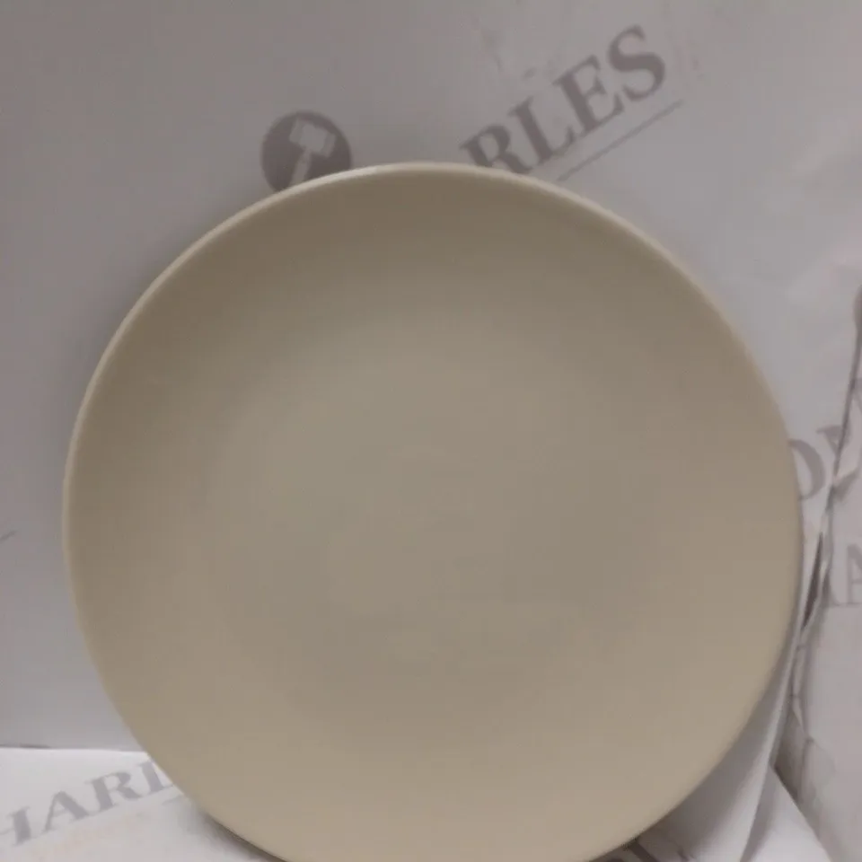 BRAND NEW BOXED CESIRO 12 PIECE DINNERWARE TO LARGE PLATES SMALL PLATES AND BOWLS / COLLECTION ONLY 