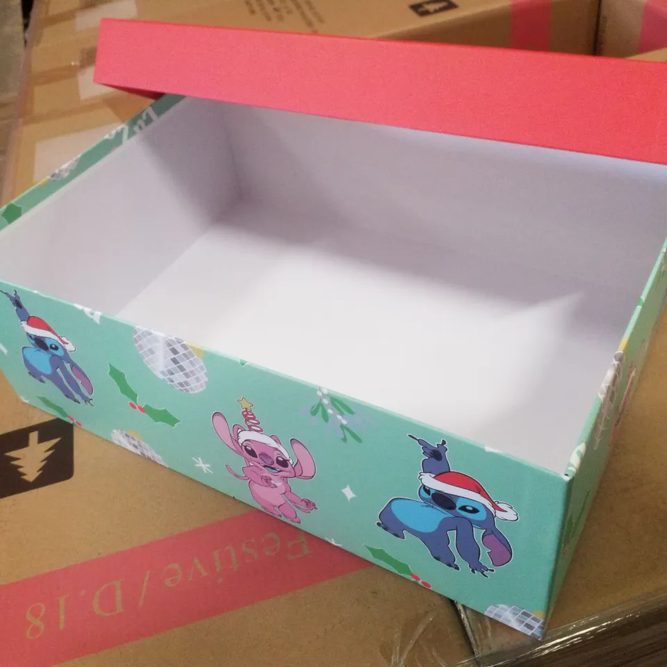 PALLET CONTAINING APPROXIMATELY 10 BOXES OF 8 BRAND NEW STITCH CHRISTMAS EVE BOXES