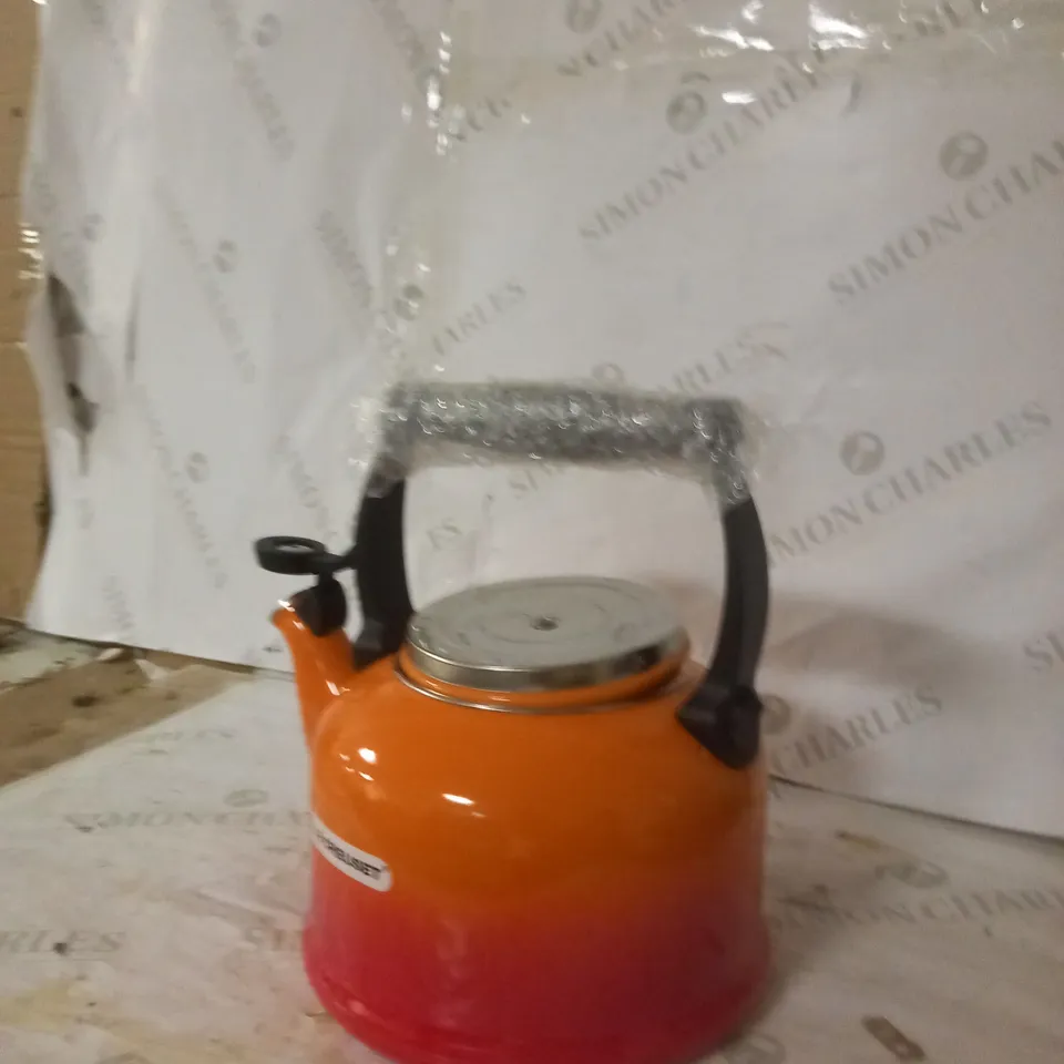 LE CREUSET STOVE KETTLE 2.1L