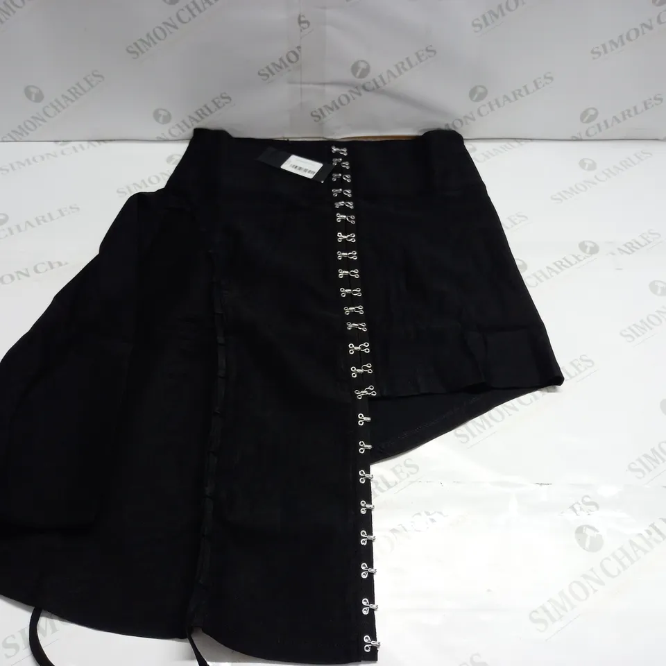 MOTEL CARLISIA SKIRT IN BLACK - UK S
