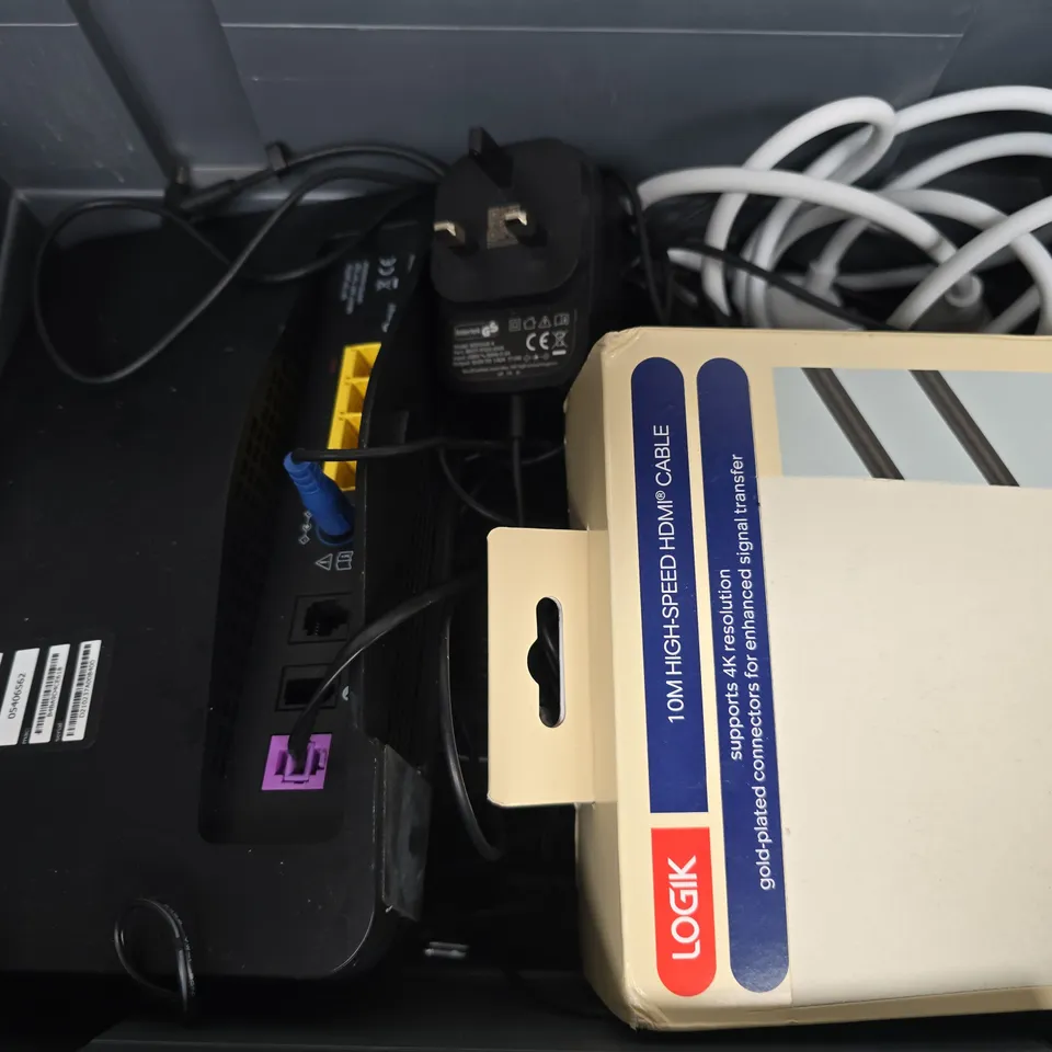 APPROXIMATELY 14 ASSORTED HOUSEHOLD ITEMS TO INCLUDE HIGH SPEED HDMI CABLES, ROUTERS, SPLITTER CABLES, ETC