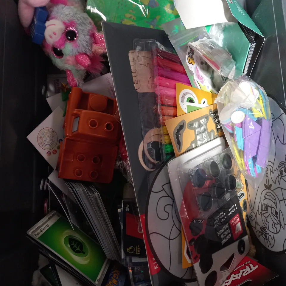 LOT OF ASSORTED ITEMS TO INCLUDE - SWIMMING GOOGLES - METAL CARS - MY LITTLE PONY 