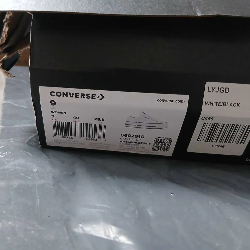 CONVERSE ALL STAR WHITE/BLACK HIGH-TOP SNEAKERS – UK 7 (US 9, EUR 40)