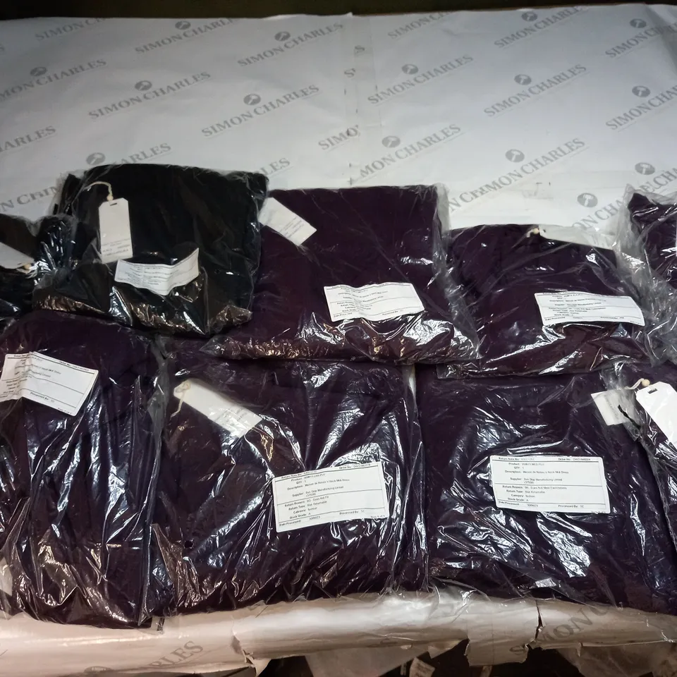 BAG OF APPROX 10 ASSORTED CLOTHING ITEMS TO INCLUDE - MAISON DE NIMES 