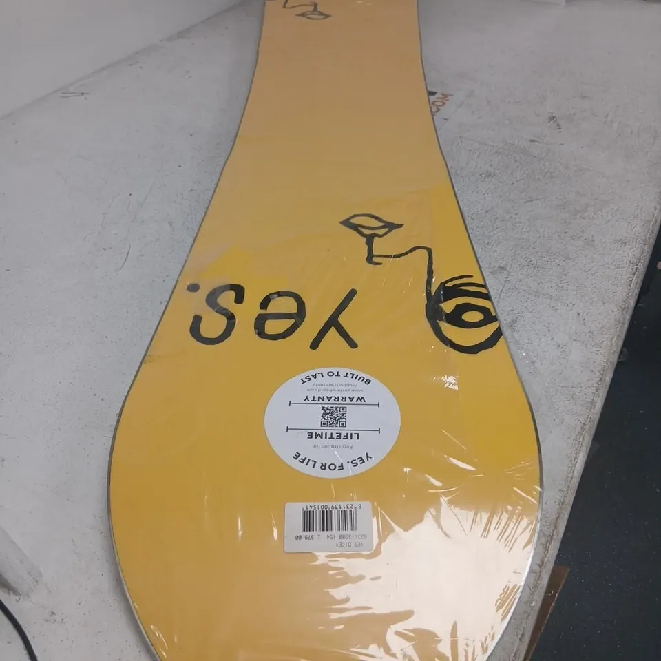 YES DICEY SNOWBOARD – 154 CM – YELLOW CITYSCAPE GRAPHIC