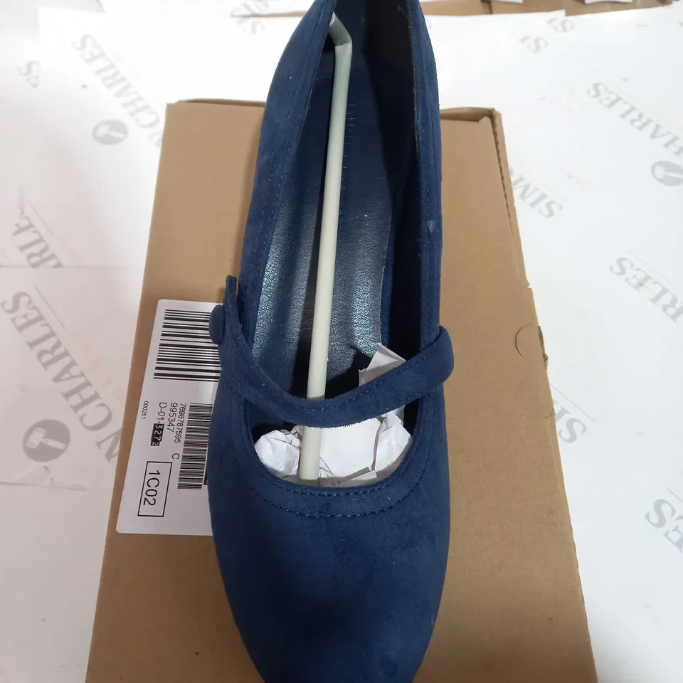 BOXED PAIR OF JD WILLIAMS MARY JANE E FIT SIZE 8 (NAVY)