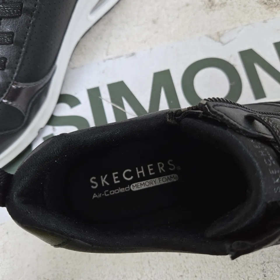SKECHERS BLACK MEMORY FOAM TRAINERS – UK 6 (US 9 / EU 39)