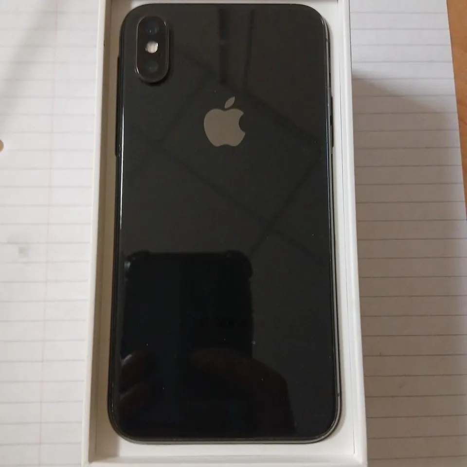 APPLE IPHONE X 64GB SPACE GREY – BOXED WITH ACCESSORIES