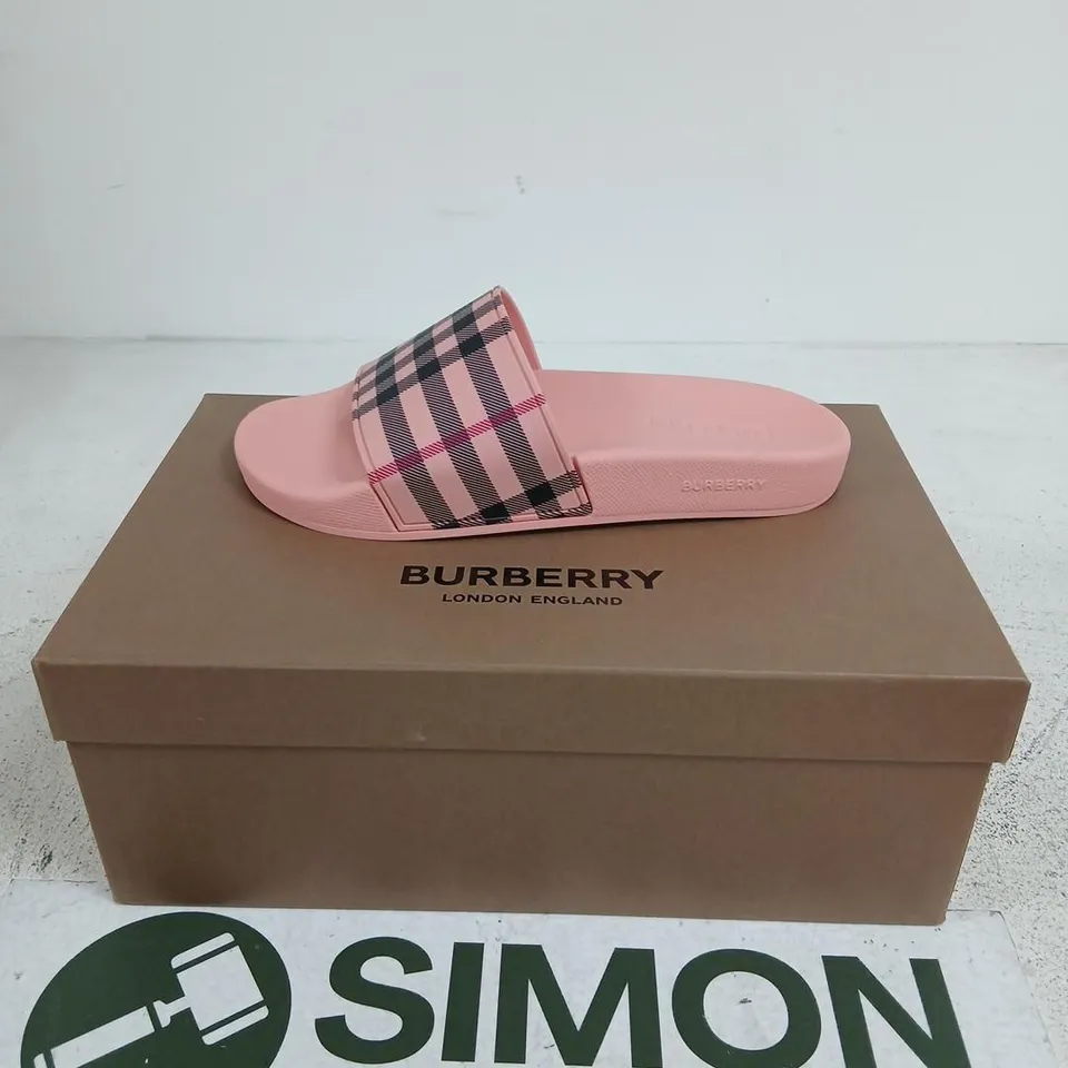 BURBERRY PINK PLAID SLIDE SANDALS – WOMEN’S UK 6