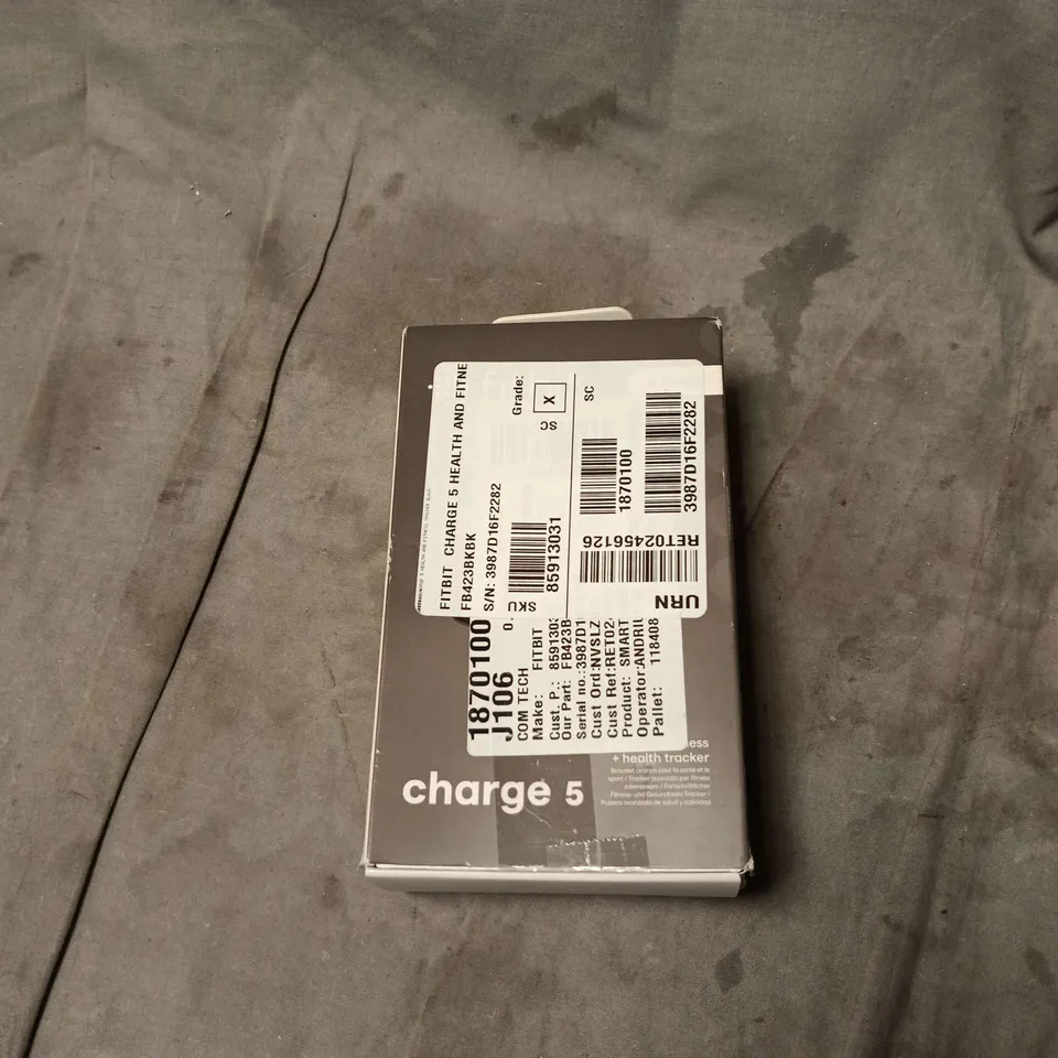 FITBIT CHARGE 5 BOXED. MISSING STRAPS