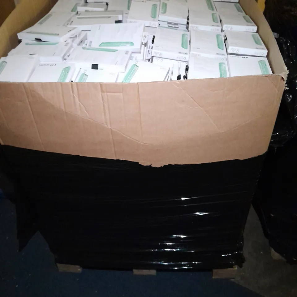 PALLET OF APPROXIMATELY 1000 TECH21 SMARTPHONE PROTECTIVE CASES FOR IPHONE 7/8 MODELS - COLLECTION ONLY  