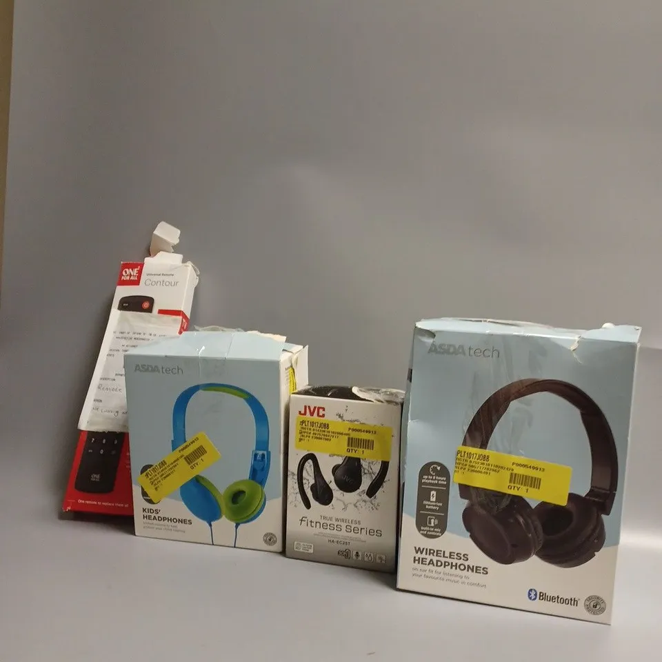 APPROXIMATELY 20 ASSORTED ELECTRICAL ITEMS TO INCLUDE REMOTES , HEADPHONES, CHARGERS, ETC