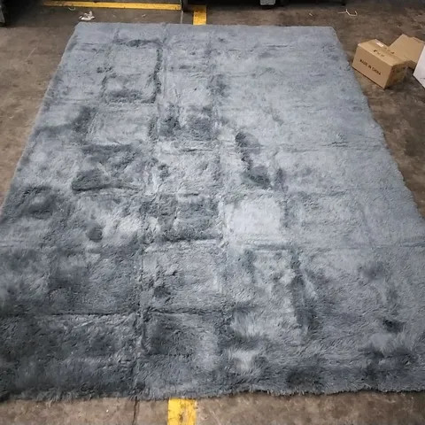 PERRYOPOLIS SOLID COLOUR SHAG AREA RUG APPROXIMATELY 290X205CM 