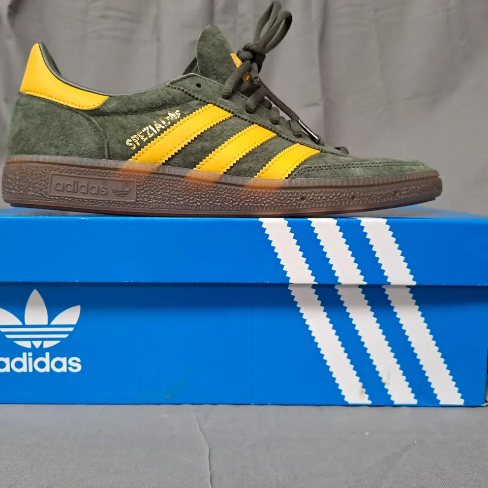 BOXED PAIR OF ADIDAS HANDBALL SPEZIAL SHOES IN GREEN/YELLOW UK SIZE 8